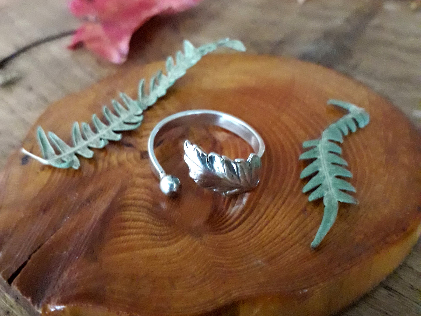 Adjustable Fern Leaf Silver Ring Size M