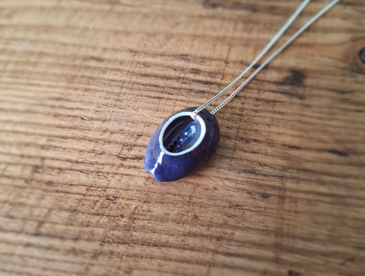 Simple Cowrie Shell Silver Necklace - Dark Blue