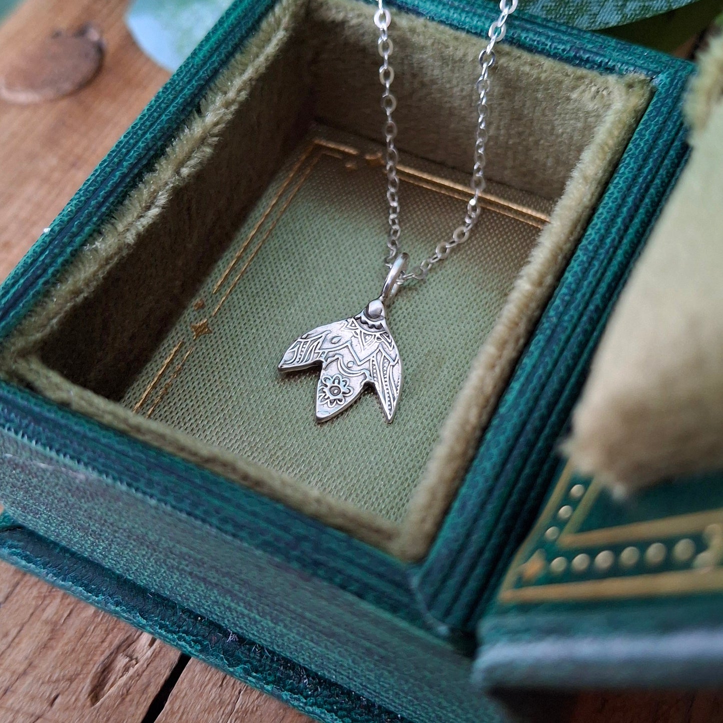 Handmade Mandala Snowdrop Silver Necklace