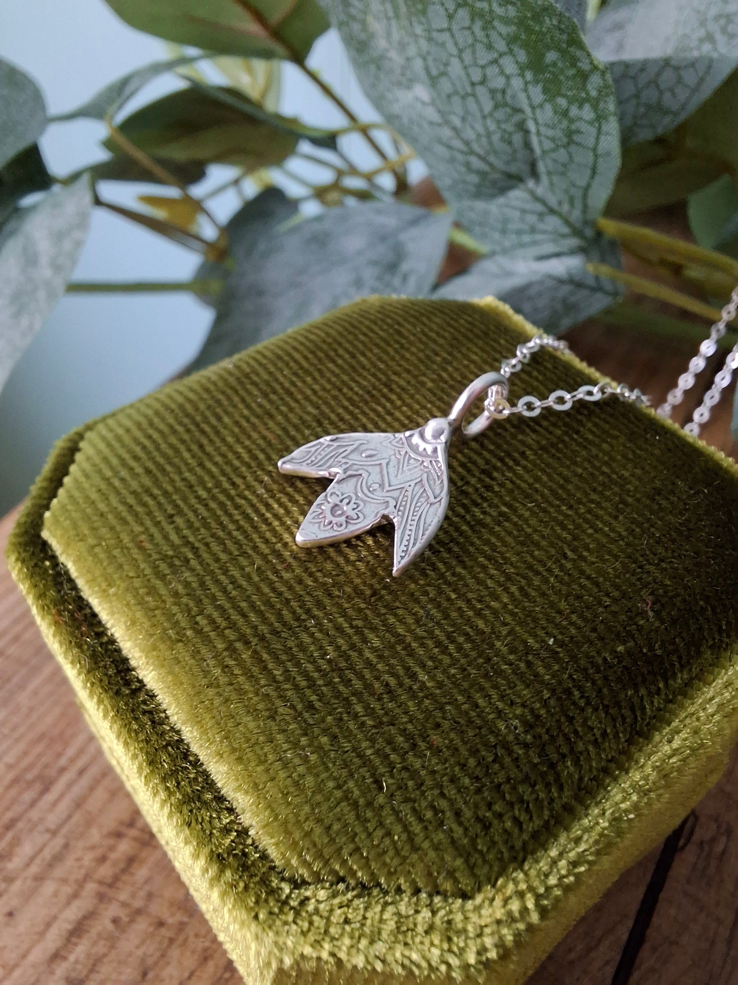 Handmade Mandala Snowdrop Silver Necklace