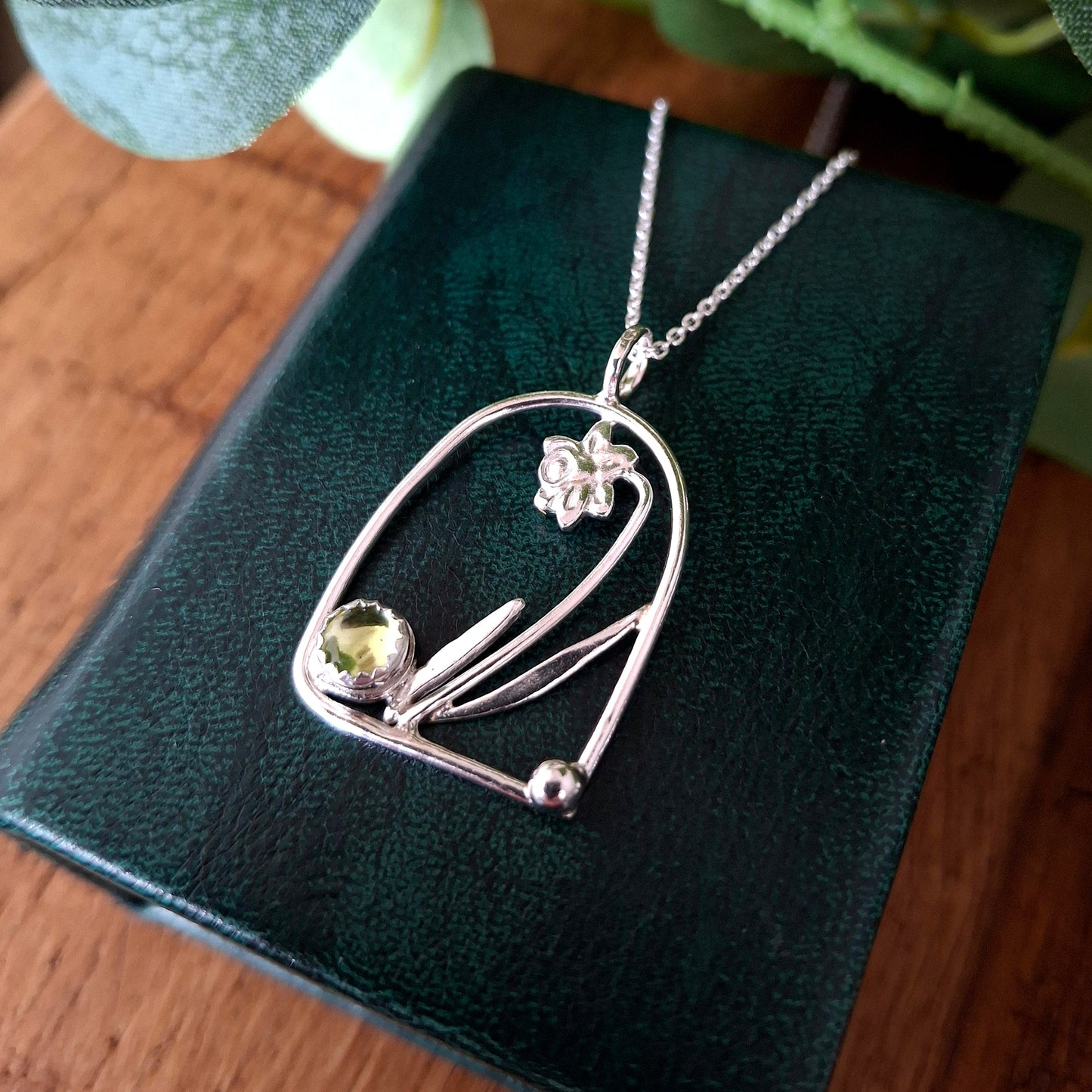 Handmade Peridot Daffodil Arch Necklace