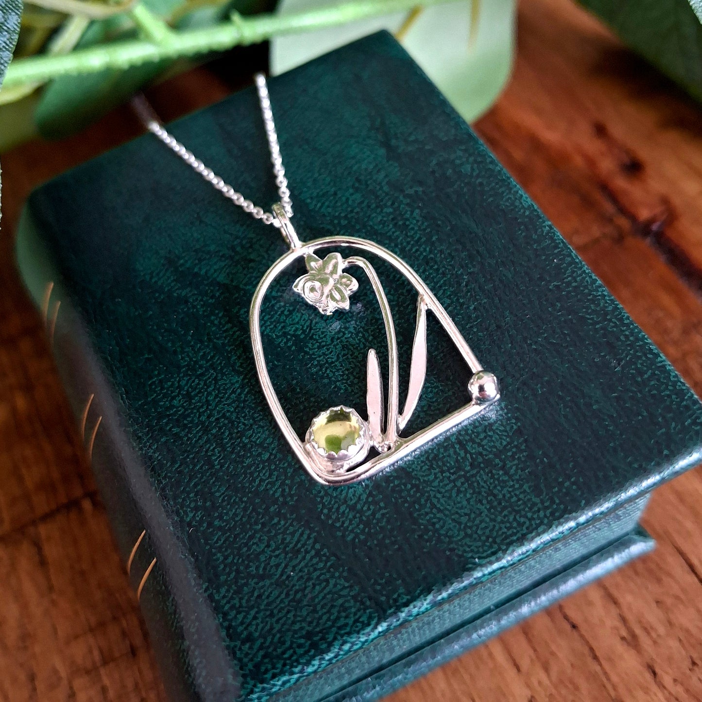 Handmade Peridot Daffodil Arch Necklace