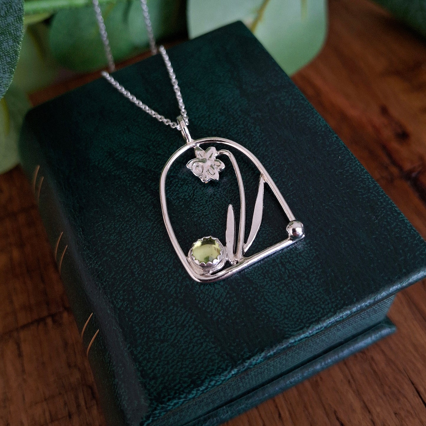 Handmade Peridot Daffodil Arch Necklace