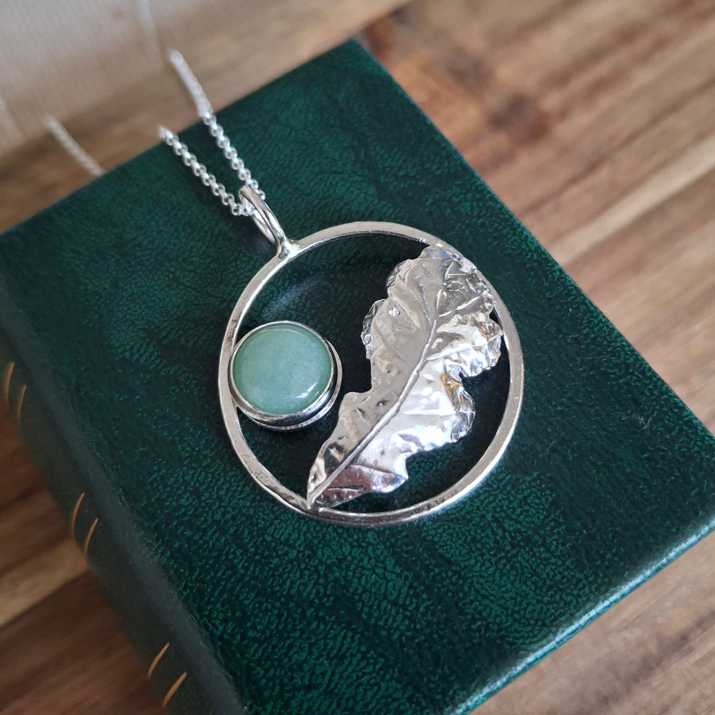 Real Oak Leaf Circle Pendant with Aventurine - Silver Necklace