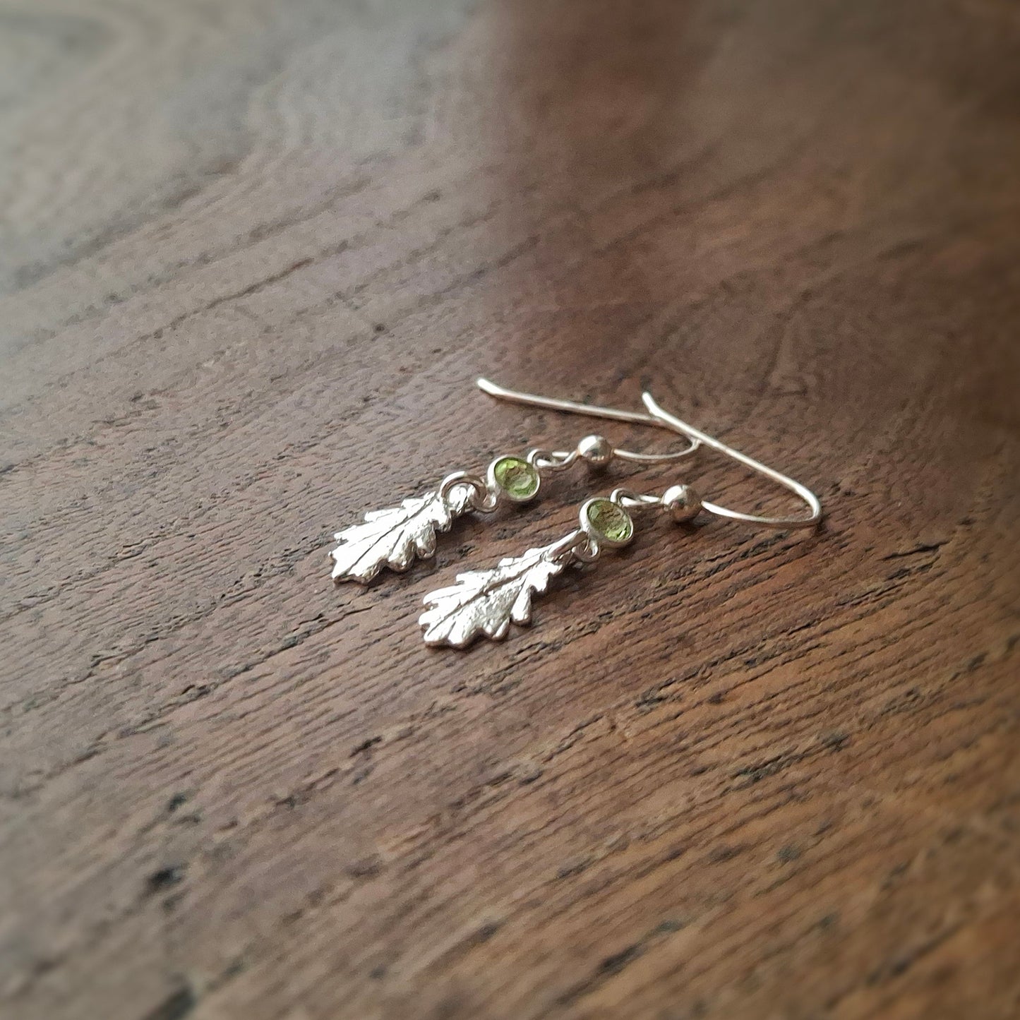Organic Texture Silver Oak Leaves Earrings with Peridot