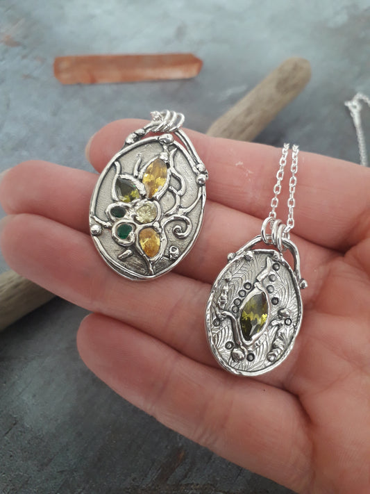 Flower Mandala Necklace with green and yellow gemstones - Irmy Creations