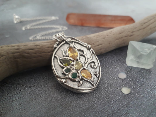 Flower Mandala Necklace with green and yellow gemstones - Irmy Creations