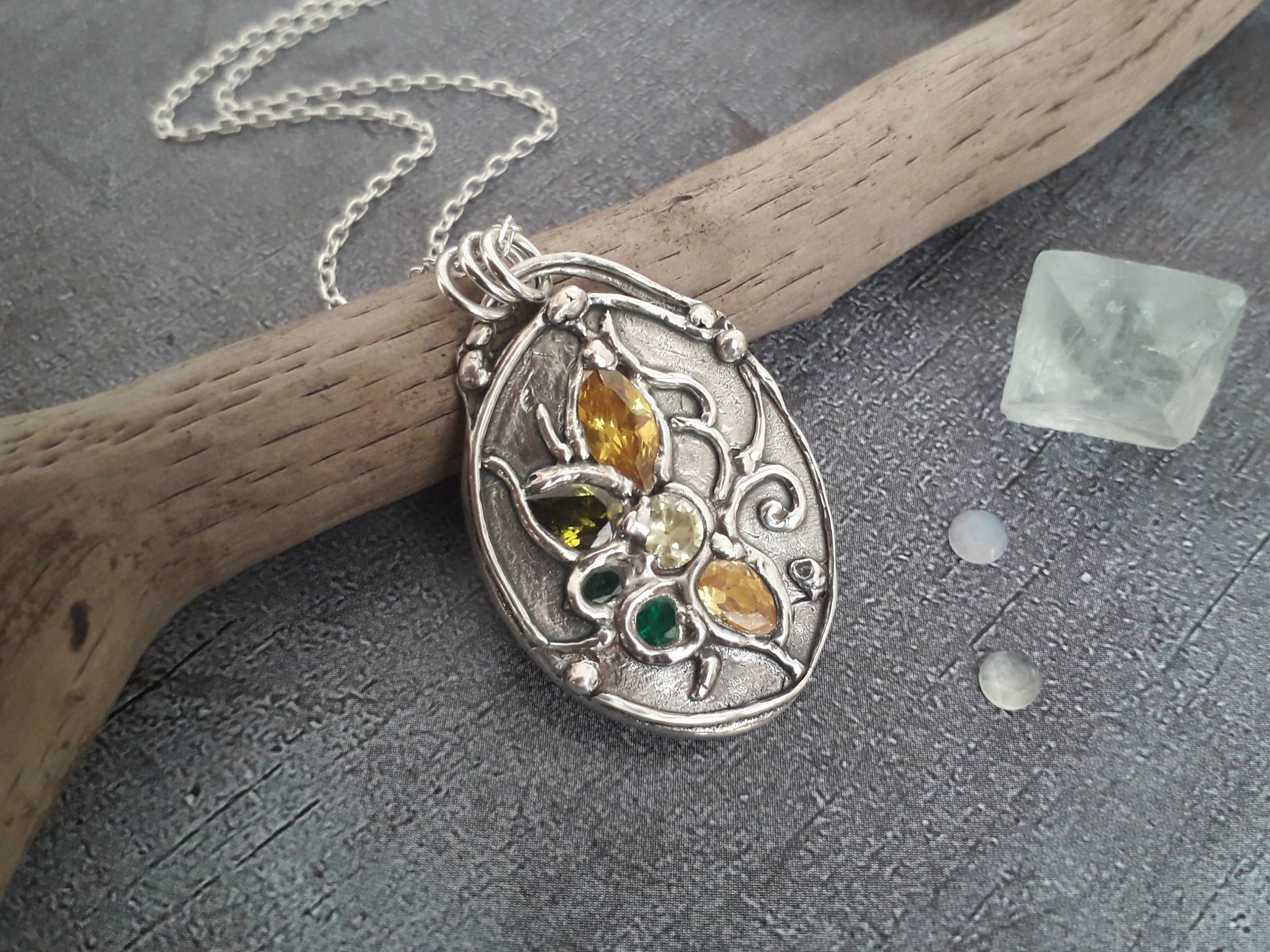 Flower Mandala Necklace with green and yellow gemstones - Irmy Creations