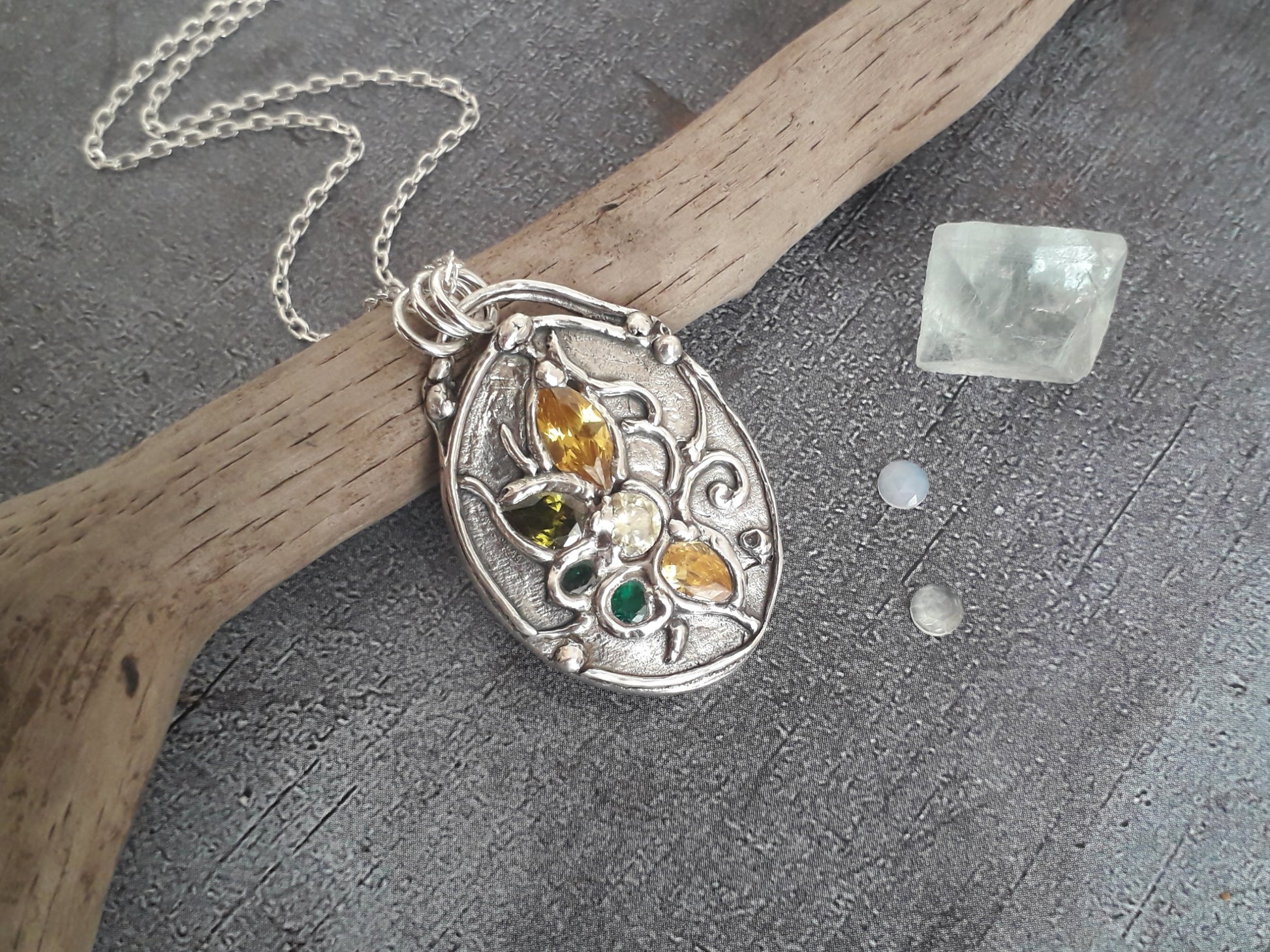 Flower Mandala Necklace with green and yellow gemstones - Irmy Creations